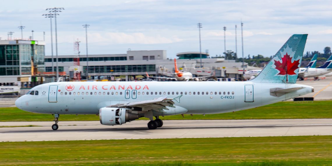 تقارير : Air Canada تعرض على ركابها تعويضاً بقيمة 2400 دولار بالإضافة إلى مصاريف الفندق للتخلي عن رحلاتهم