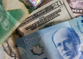 بعد رفع سعر الفائدة بشكل كبير .. الدولار الكندي ينخفض إلى أدنى مستوى له منذ 20 شهراً
