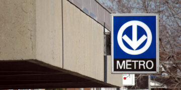 إعادة افتتاح محطة مترو Outremont في مونتريال من جديد