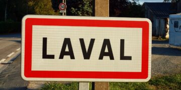 مسؤولون: اللغة الفرنسية تواجه تهديداً خطيراً في لافال