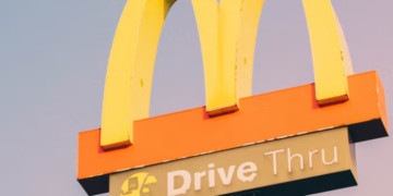 McDonald Canada تخطط لشغل أكثر من 20 ألف وظيفة في جميع أنحاء كندا