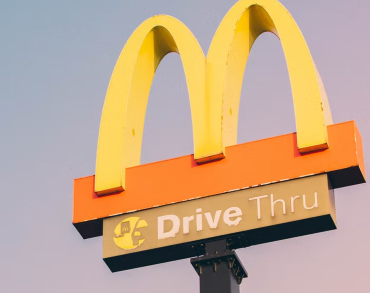 McDonald Canada تخطط لشغل أكثر من 20 ألف وظيفة في جميع أنحاء كندا