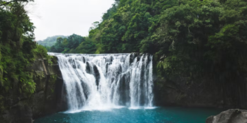 7 شلالات حول أوتاوا محاطة بألوان مذهلة خلال فصل الخريف مع العناوين