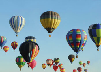 فرصة رائعة للاستمتاع بمشاهد خيالية في مهرجان مناطيد الهواء بالقرب من أوتاوا