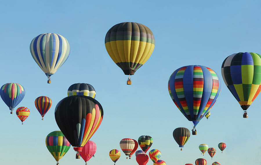 فرصة رائعة للاستمتاع بمشاهد خيالية في مهرجان مناطيد الهواء بالقرب من أوتاوا