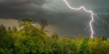 أمطار غزيرة وعواصف قوية في توقعات الطقس لهذا الأسبوع في أونتاريو