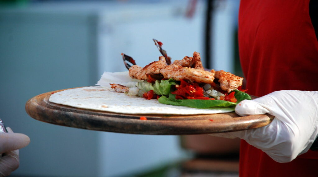 نصف المطاعم الكندية تعمل بخسارة أو بما يعادل التكلفة فقط