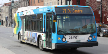 السماح لكافة ركاب STM الذين يسافرون بمفردهم بطلب النزول بين المحطات خلال الليل