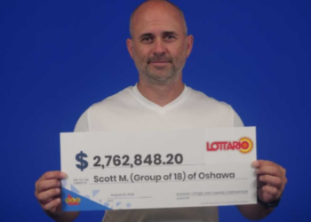 18 صديقاً من تورنتو الكبرى يربحون سويةً بـ 2.7 مليون دولار