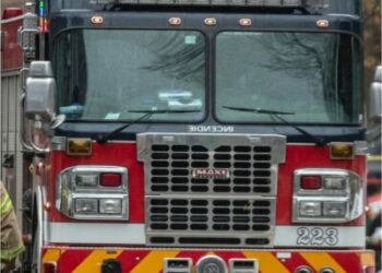 نقل 8 أشخاص إلى المستشفى بعد انفجار وقع في مصفاة للنفط