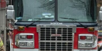 نقل 8 أشخاص إلى المستشفى بعد انفجار وقع في مصفاة للنفط