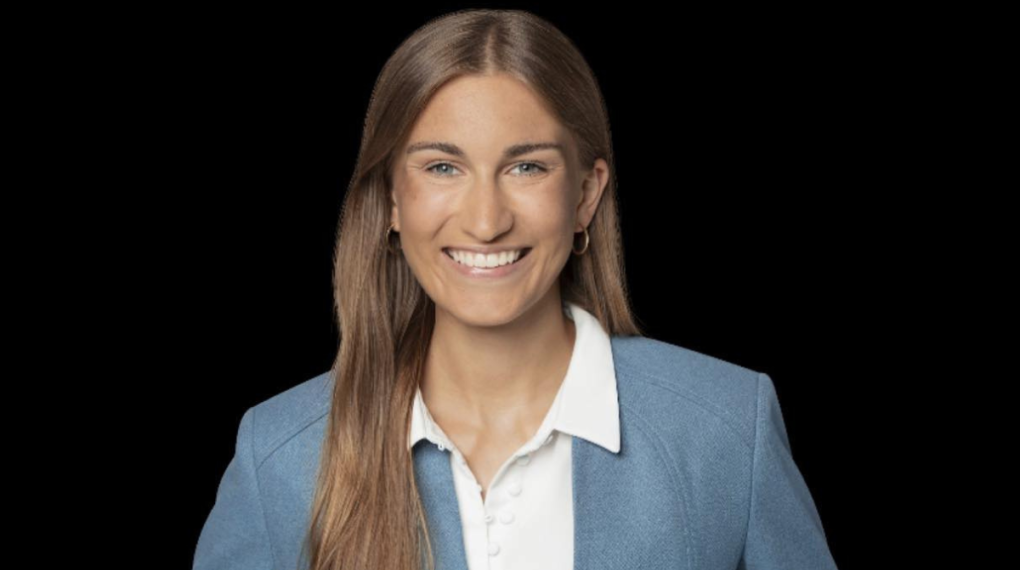 زعيم Parti Quebecois يدعم مرشحة شاركت في فيلم إباحي