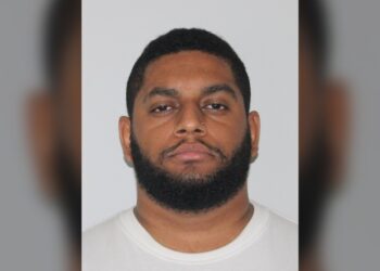 اعتقال شخص استهدف أصحاب المطاعم بالابتزاز والتهديد في لافال