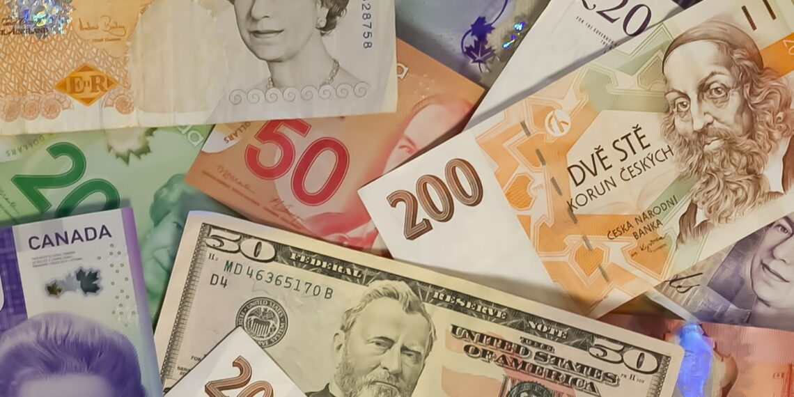 انخفاض الدولار الكندي من جديد وإقبال المستثمرين على الدولار الأمريكي