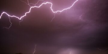 أمطار غزيرة وعواصف رعدية في توقعات الطقس في كيبيك