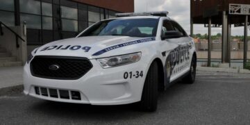 القبض على أستاذ بتهمة الاتصال الجنسي مع الأطفال