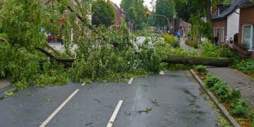 إغلاق بعض الطرق في Magdalen بالتزامن مع اقتراب إعصار “فيونا”