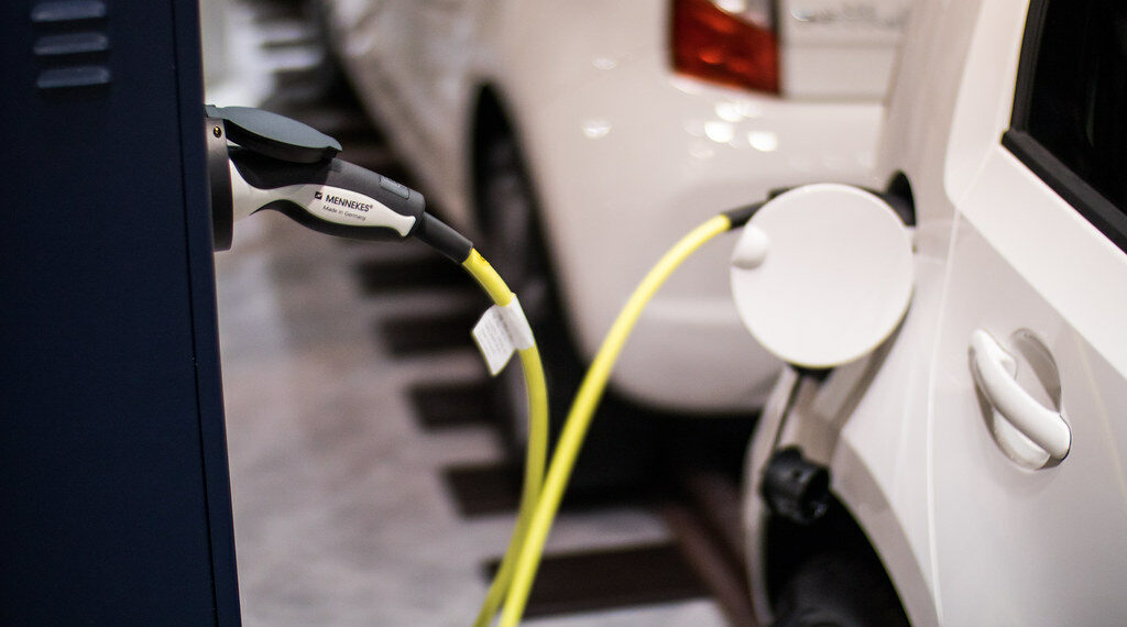 أمريكا تقدم 2.8 مليار دولار على شكل منح لتعزير صناعة بطاريات السيارات الكهربائية