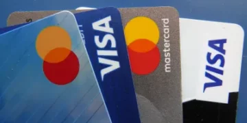 يمكن للشركات الكندية فرض رسوم إضافية على بطاقات الائتمان اعتباراً من 6 أكتوبر/تشرين الأول