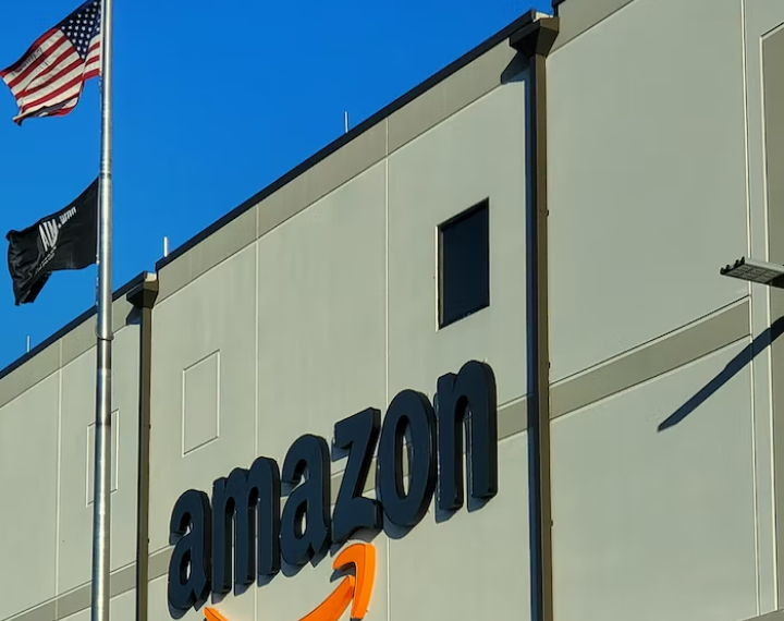 Amazon تخطط لتوظيف 150 ألف عامل خلال موسم العطلات