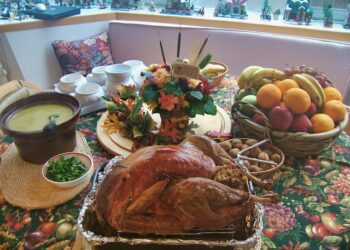 عيد الشكر في كندا : دلالاته وطريقة الإحتفال به واختلافه عن عيد الشكر في أمريكا