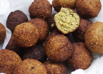 مركز السيطرة على الأمراض : تفشي الإشريكية القولونية مرتبطة بفلافل ALDI المجمدة