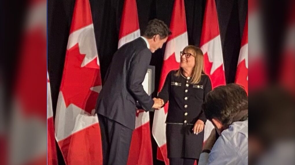 تكريم مُعلمة من مونتريال بجائزة التميّز الوطنية في التدريس