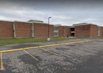 إخلاء مدرسة ثانوية في Longueuil بسبب تلقيها تهديدات