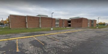 إخلاء مدرسة ثانوية في Longueuil بسبب تلقيها تهديدات