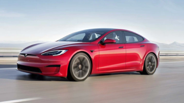 Tesla تستدعي 40.000 سيارة