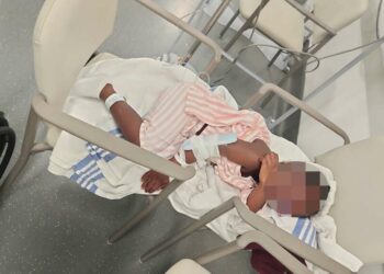 طفلة صغيرة مُصابة بالتهاب رئوي تنتظر 40 ساعة في قسم الطوارئ