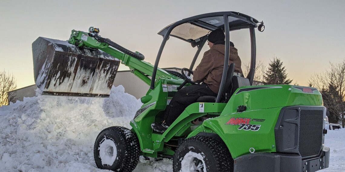 وظائف لدى شركة لإزالة الثلوج في مونتريال براتب يصل إلى 30 دولار للساعة