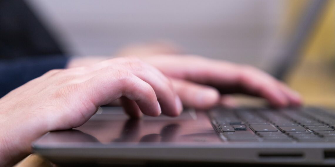 احذر من مفتشي الضرائب قبل نشر أي معلومات شخصية على وسائل التواصل الاجتماعي