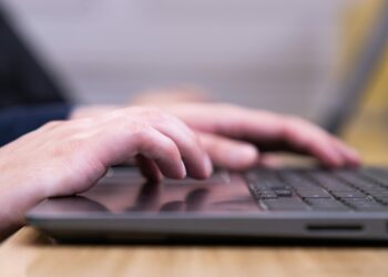 احذر من مفتشي الضرائب قبل نشر أي معلومات شخصية على وسائل التواصل الاجتماعي