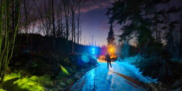 استشكف متاهة الجليد السحرية المضيئة في كيبيك