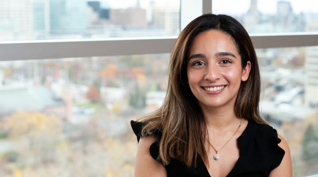 “ريان بو زيتون” تتلقى منحة Rhodes المرموقة