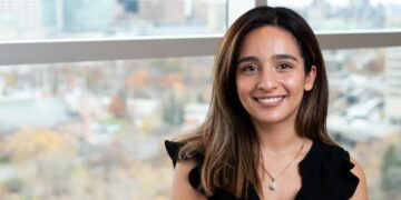 “ريان بو زيتون” تتلقى منحة Rhodes المرموقة