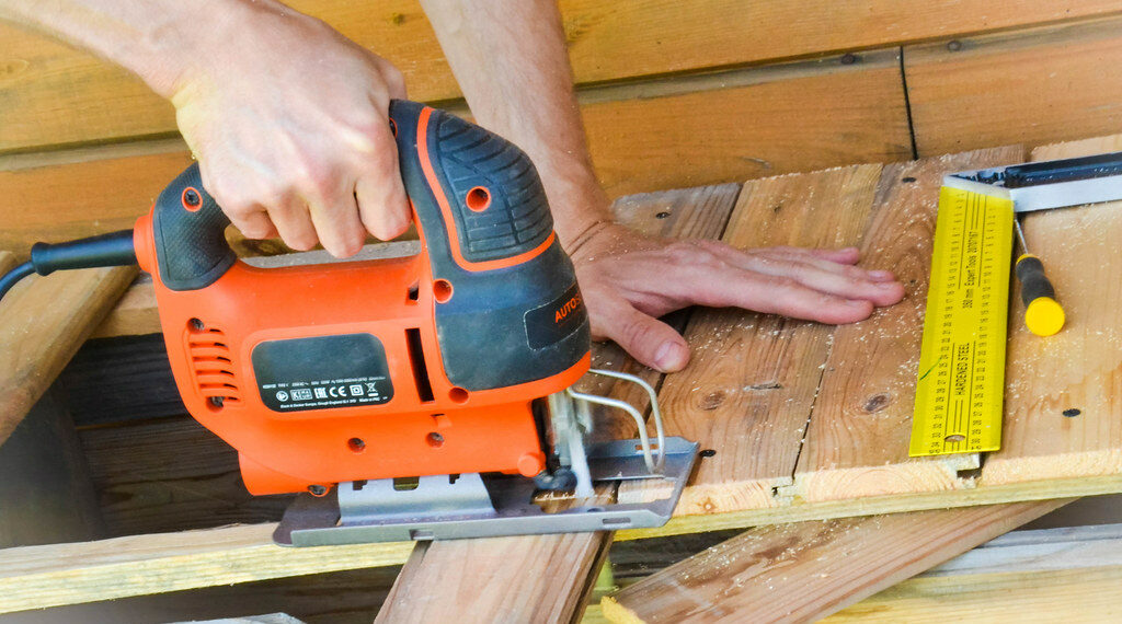 برامج عملية تشجع شباب لافال على العودة إلى المدرسة والدخول في المهن الحرفية