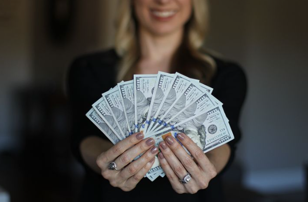 ارتفاعٌ مرتقب للحد الأدنى للأجور في ميشغان و العقبات القانونية ما تزال قائمة