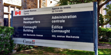وظائف في وكالة الإيرادات الكندية” CRA ” برواتب تصل إلى 100،000 دولار