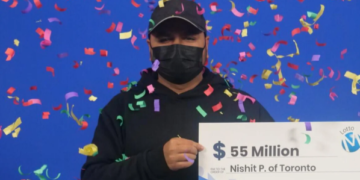 شاب محظوظ يربح 55 مليون دولار في سحب Lotto Max