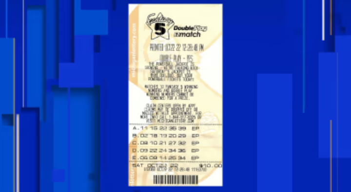 رجل من مقاطعة ماكومب يربح 569366 دولار في يانصيب ميشغان