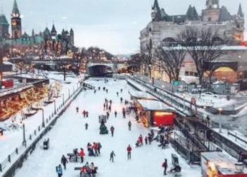 افتتاح أكبر حلبة تزلج طبيعية في العالم في كندا