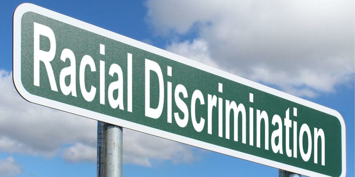 دراسة استقصائية: التنميط العرقي أكثر شيوعاً في متاجر وبنوك مونتريال