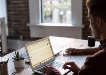 وظائف إضافية يمكنك القيام بها من المنزل في كندا