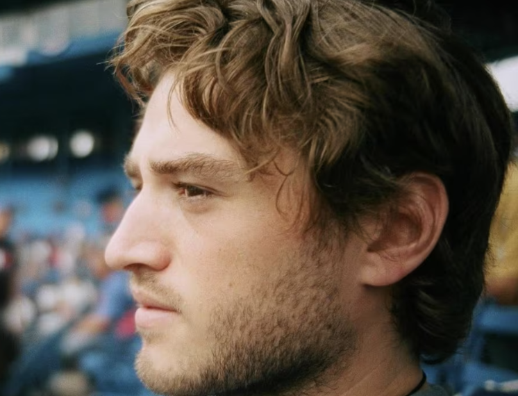 مُخرج شاب متهم بالقتل غير المتعمد لوالدته في مونتريال