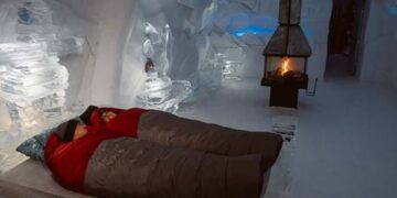 إعادة افتتاح فندق الثلج Hôtel de Glace في كيبيك