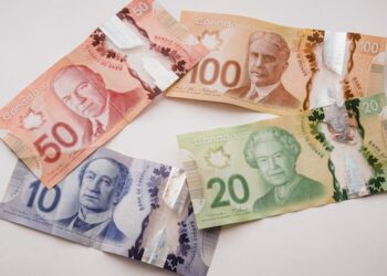 Parti Quebecois يطالب برفع الحد الأدنى للأجور بالساعة إلى 18 دولار