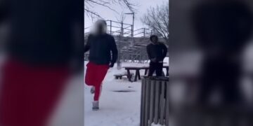 اعتقال 3 أشخاص على خلفية الاعتداء على مراهق بمطرقة في أحد مدارس مونتريال