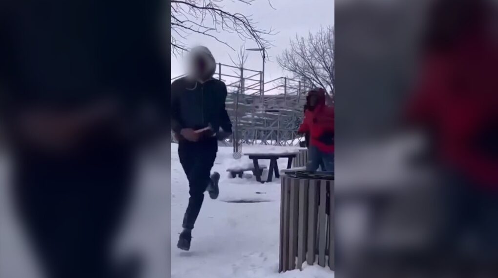 توقيف مراهق بعد اعتدائه بمطرقة على طالب في إحدى المدراس الثانوية بمونتريال